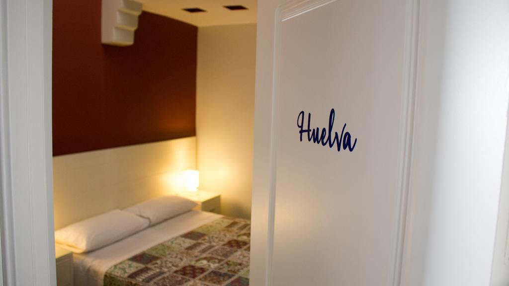 Hostal San Vicente II Севилья Экстерьер фото