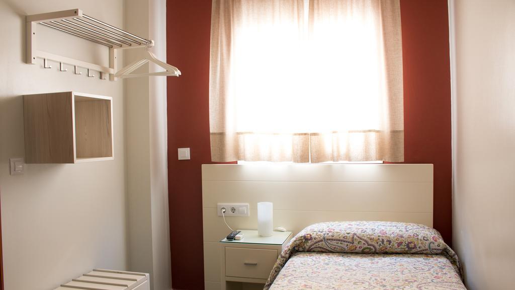 Hostal San Vicente II Севилья Экстерьер фото