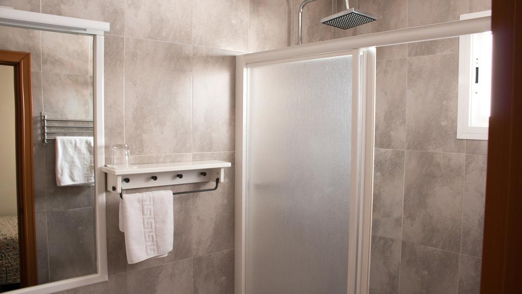 Hostal San Vicente II Севилья Экстерьер фото