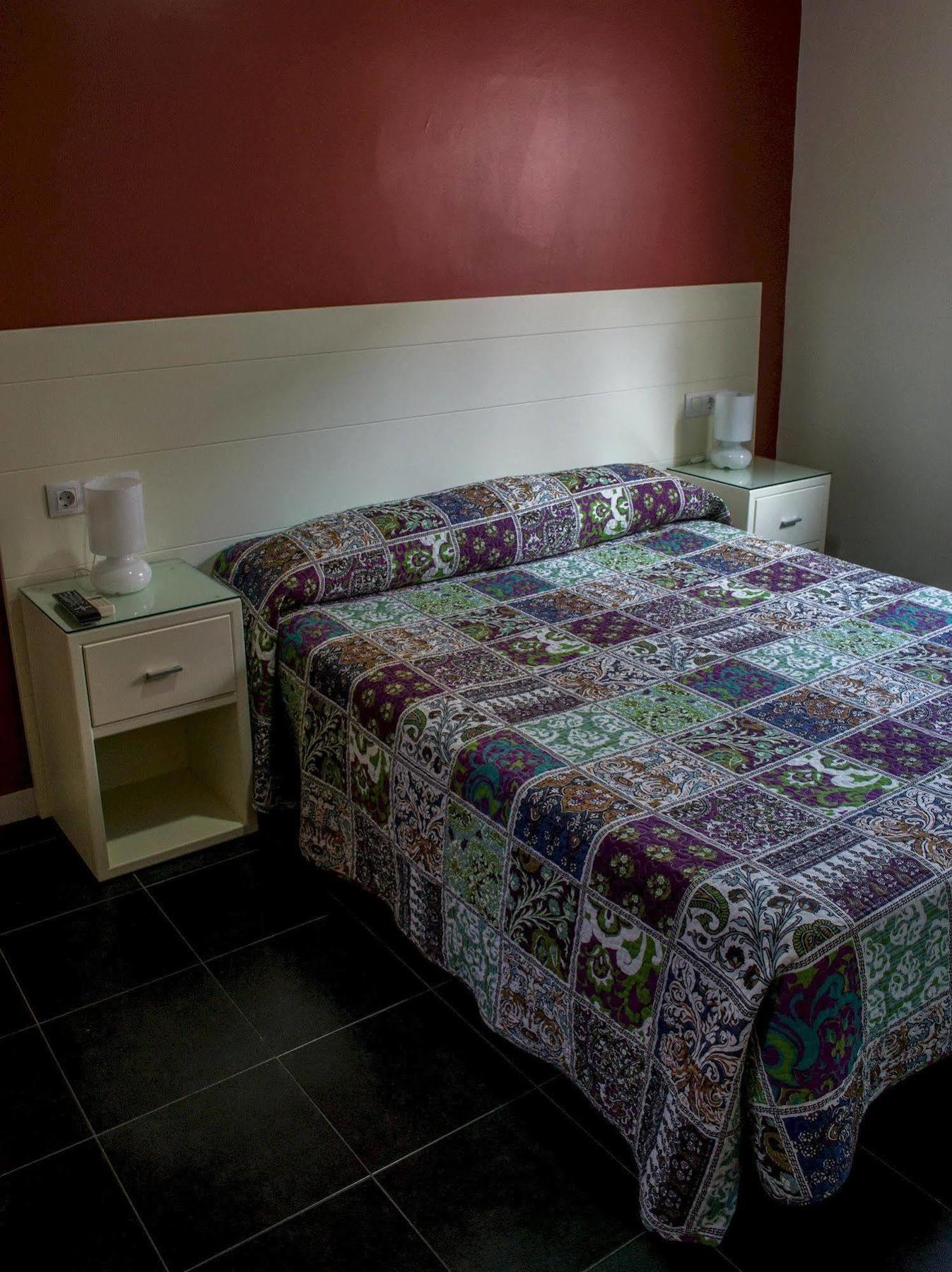 Hostal San Vicente II Севилья Экстерьер фото