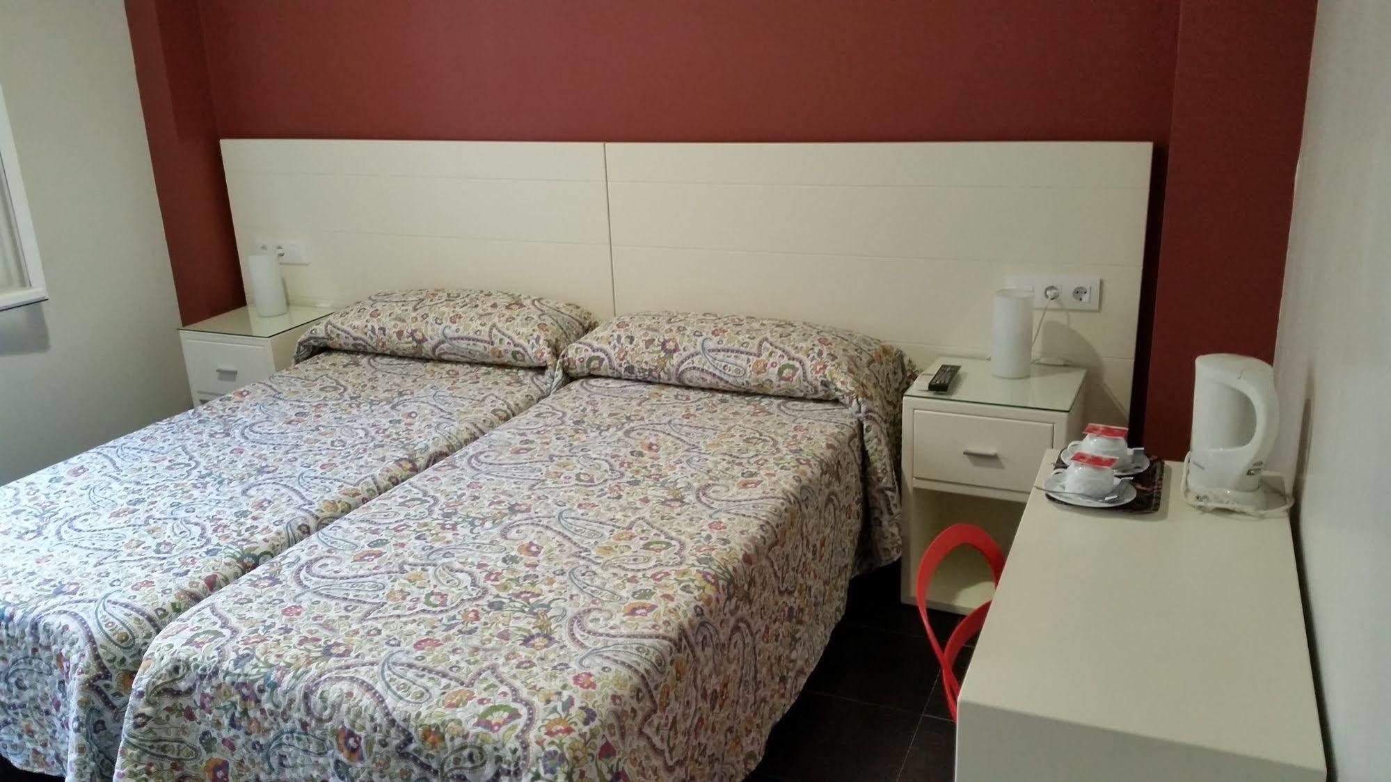 Hostal San Vicente II Севилья Экстерьер фото