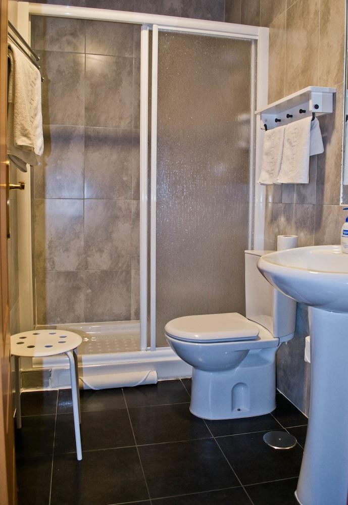 Hostal San Vicente II Севилья Экстерьер фото